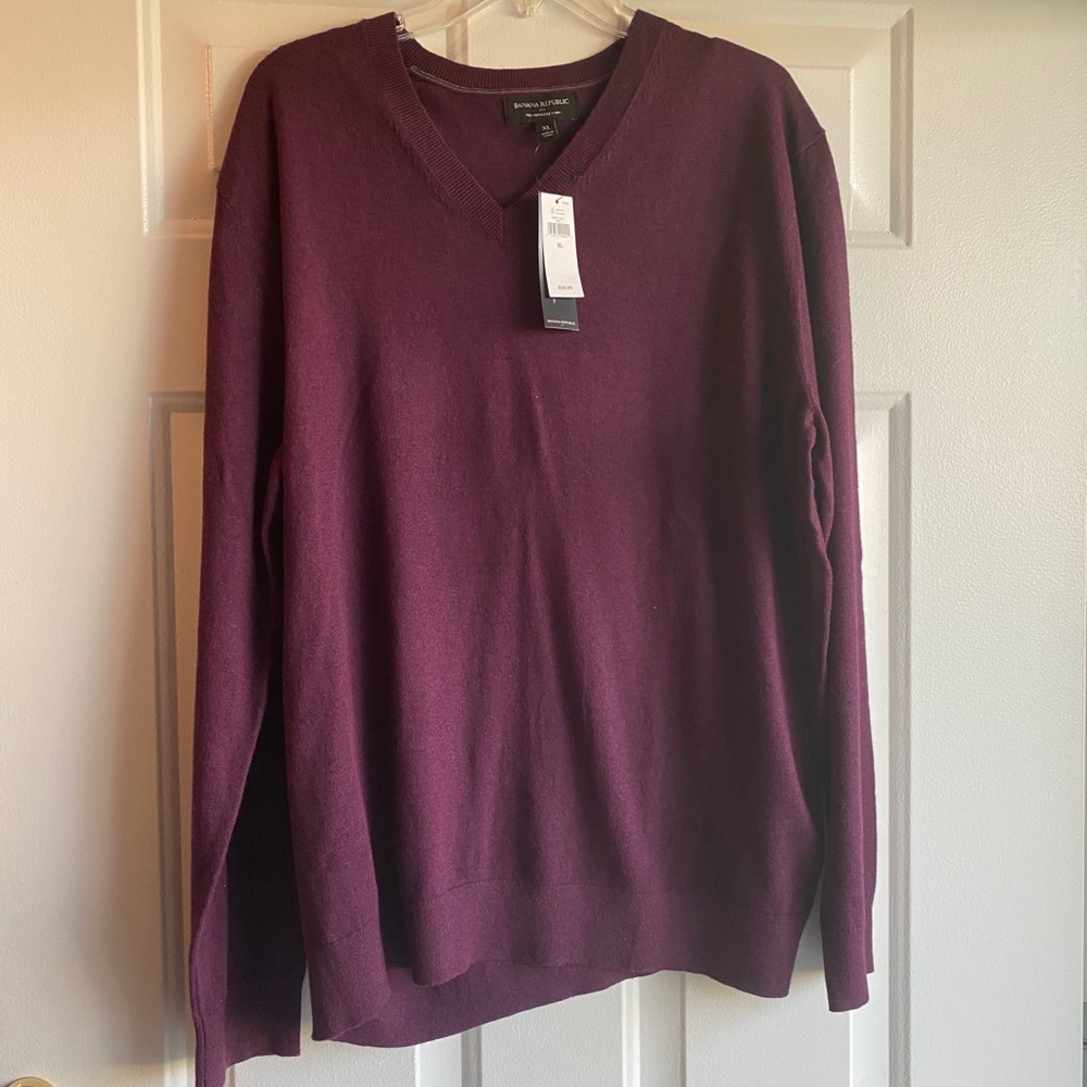 Maroon men’s sweater